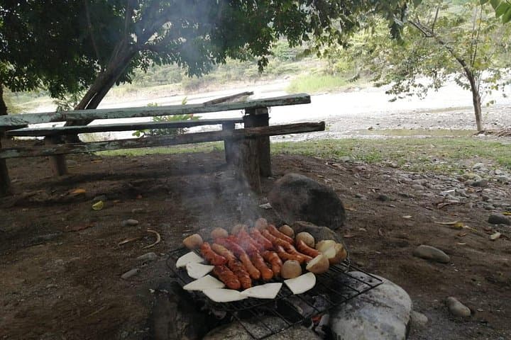 Full-Day Private Riverside Picnic from Medellín — Grill, Swim & River Relaxation photo 4