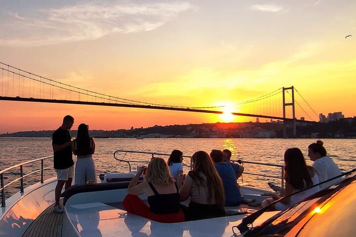 All-in-One Day Istanbul: Hagia Sophia, Topkapi & Bosphorus Sunset Cruise photo 5