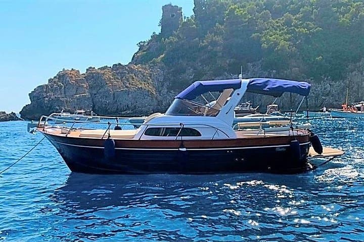 Private Amalfi Coast Gozzo Tour: Full-Day Cruise from Maiori to Capri photo 2