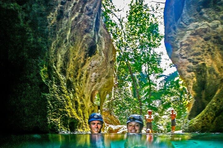 Cave Tubing and Xunantunich: Belize Adventure Day Trip photo 6