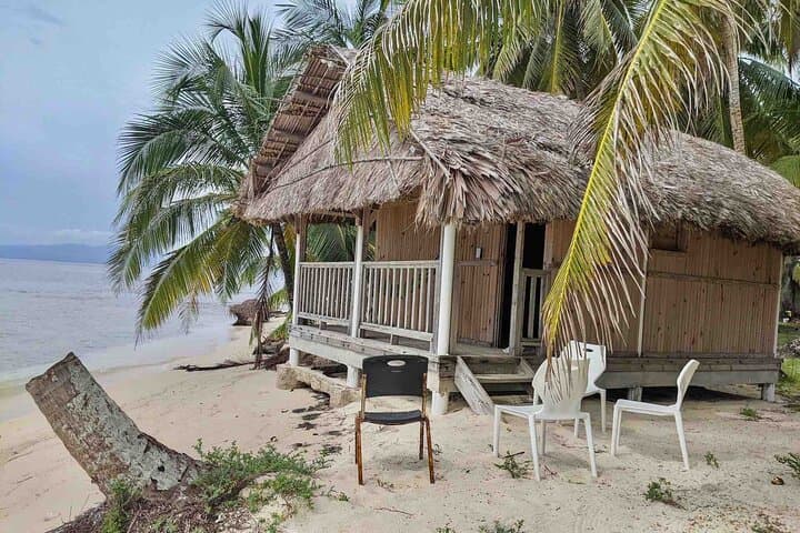 San Blas Isla Perro Shipwreck: 2-Day Private Cabin & Snorkel Escape