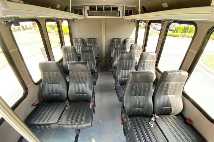 Smooth Arrival: Orlando MCO Shuttle to Lake Buena Vista Resorts photo 2
