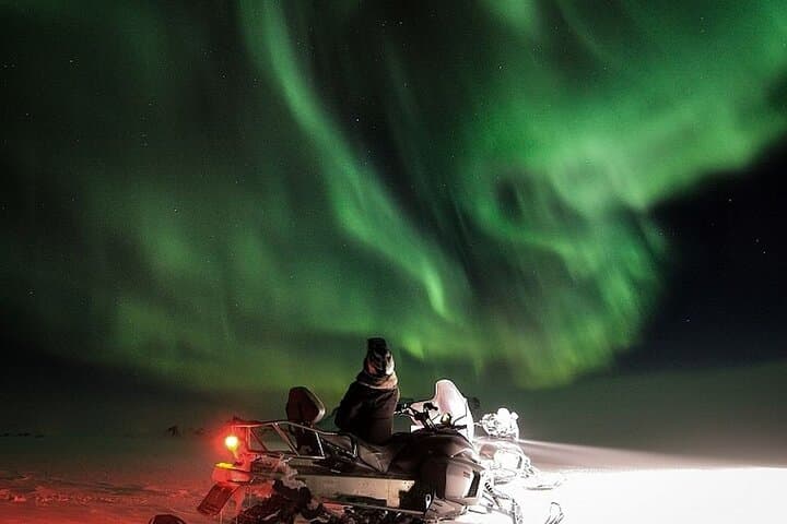 Northern Lights Snowmobile Hunt in Rovaniemi — Arctic Aurora by Snowmobile