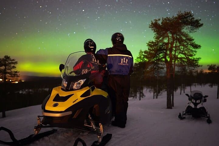 Northern Lights Snowmobile Hunt in Rovaniemi — Arctic Aurora by Snowmobile photo 2