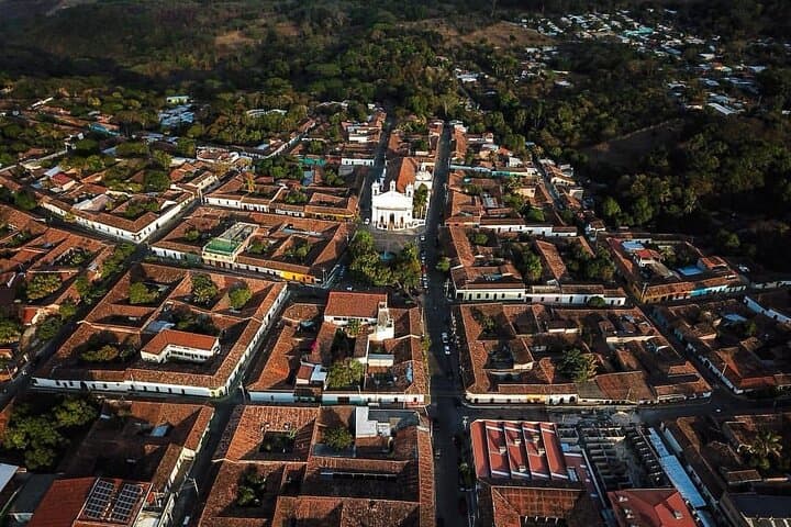Suchitoto & San Salvador Combo: Colonial Streets, Lake Views and City Highlights