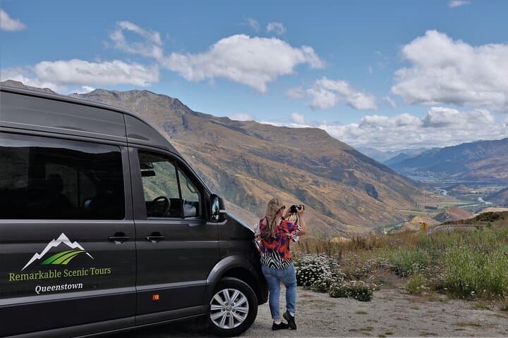 Private Full-Day Queenstown Sightseeing Tour — Arrowtown, Wanaka & Wine Country photo 1