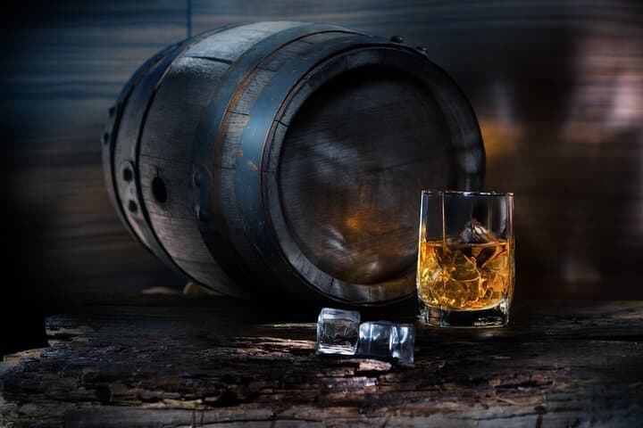 Speyside Whisky Trail Day Tour from Aberdeen: Cardhu & Cooperage Tasting