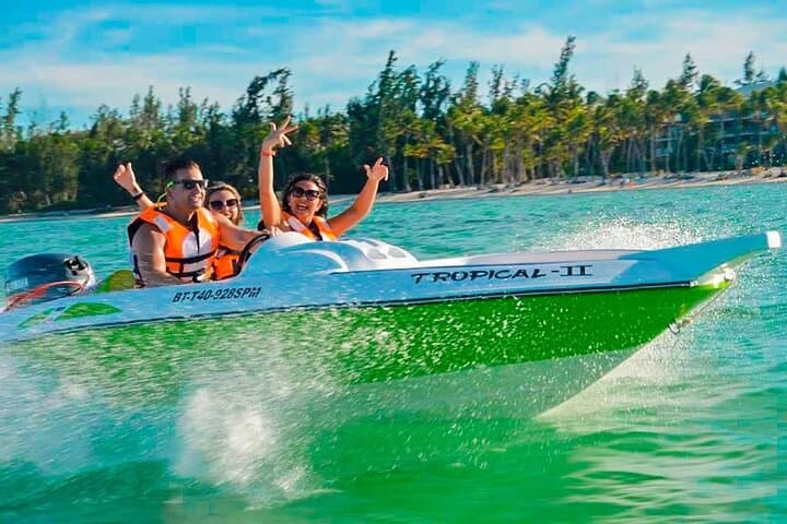 Speed Boat Ride and Snorkel Along Punta Cana's Turquoise Coast