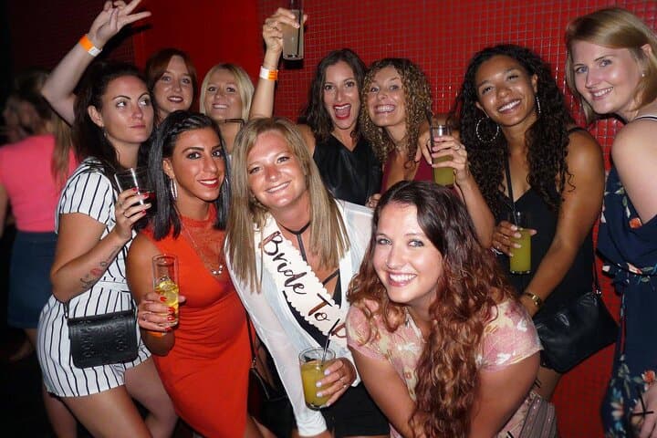 Madrid Night Out: Guided Tapas, Flamenco & Pub Crawl Experience photo 2