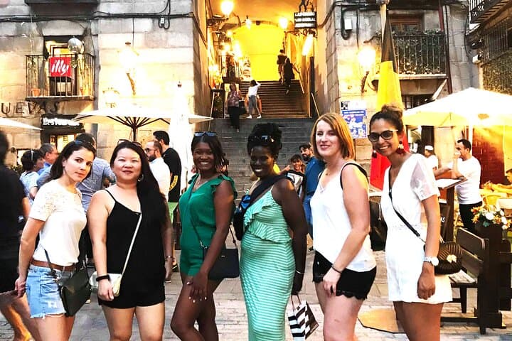 Madrid Night Out: Guided Tapas, Flamenco & Pub Crawl Experience photo 5