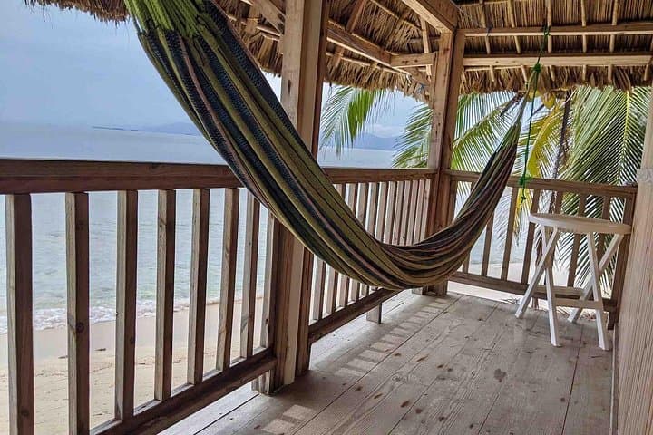 Overnight on Shipwreck Island: 2-Day San Blas Escape with Snorkeling & Kuna Culture