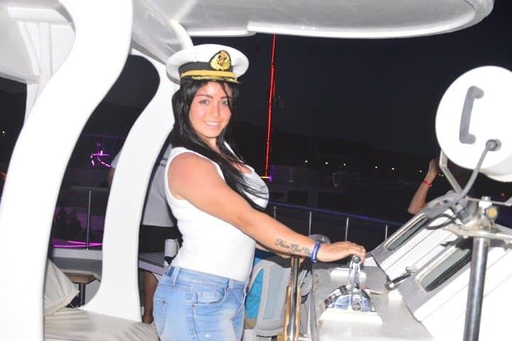 Sharm El Sheikh Night Dinner Cruise with Belly Dancer and Seafood Buffet photo 6