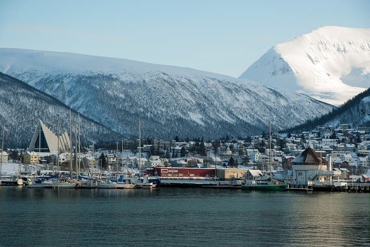 5-Day Private Arctic Adventure in Tromsø: Dog Sledding, Ice Domes & Northern Lights photo 4