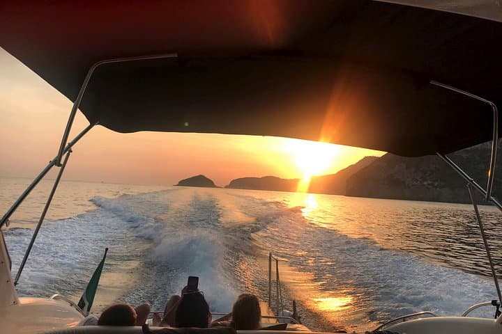 Sorrento Sunset Cruise: Golden-Hour Boat Tour with Prosecco photo 1