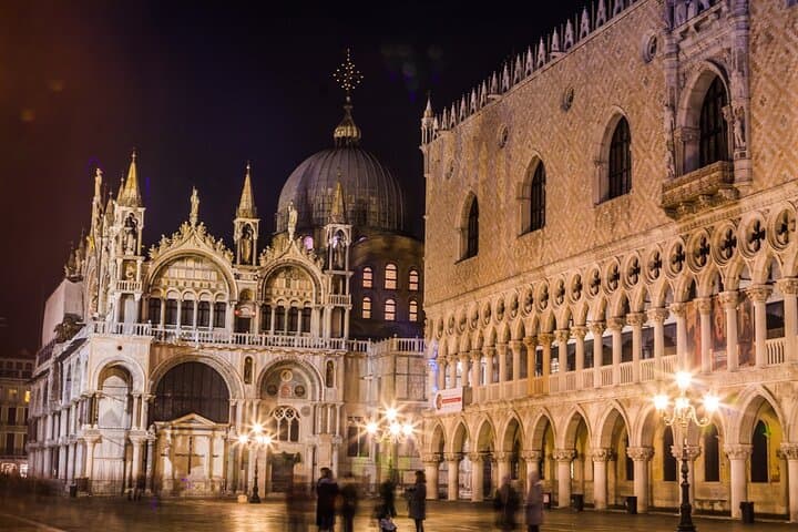 Venice After Dark: Private Ghost Walk and 30-Minute Gondola Ride photo 2