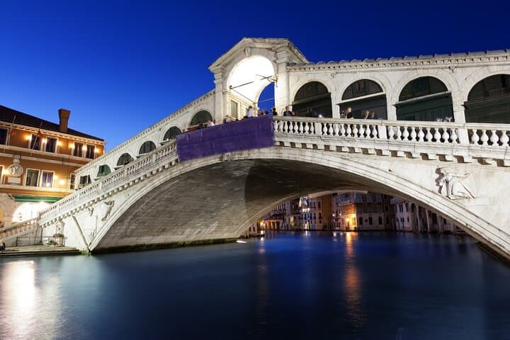 Venice After Dark: Private Ghost Walk and 30-Minute Gondola Ride photo 4