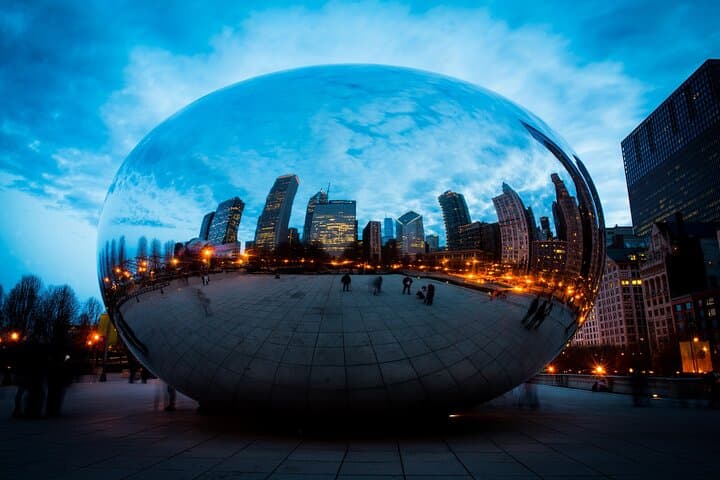 Chicago in a Stretch Limo: 2-Hour Private Downtown Sightseeing photo 3