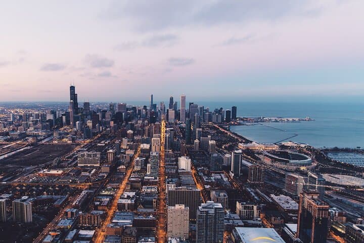 Private Chicago Limo Tour: 4-Hour Luxury Sightseeing Transfer photo 6