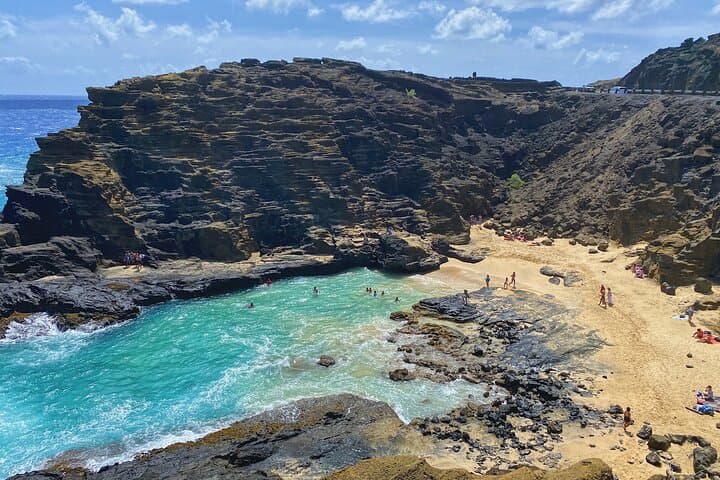 Oahu North Shore and Waikiki Small-Group Island Experience