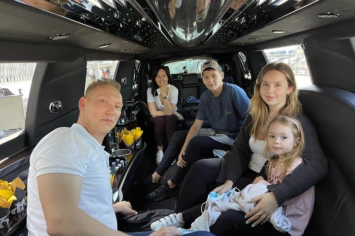 Limo Shopping Escape: NYC to Woodbury Common Premium Outlets photo 4