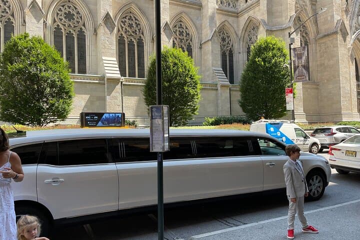 Limo Shopping Escape: NYC to Woodbury Common Premium Outlets photo 3