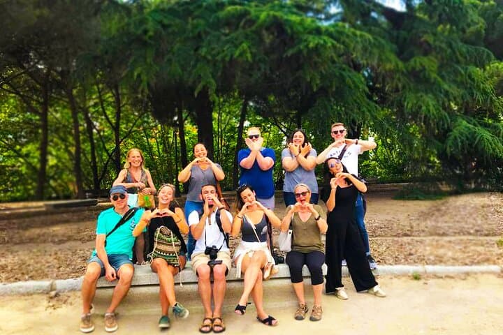 Madrid Picnic Experience: Games, Snacks & Park Tour from Puerta del Sol photo 4