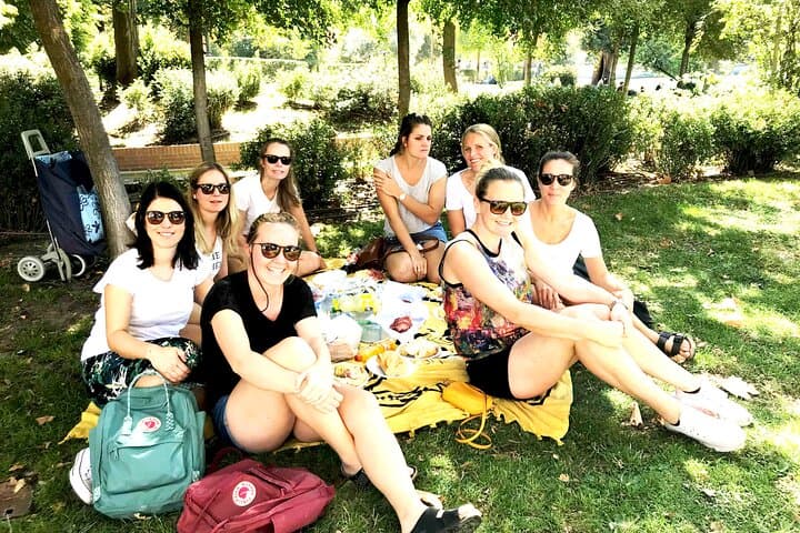 Madrid Picnic Experience: Games, Snacks & Park Tour from Puerta del Sol photo 5