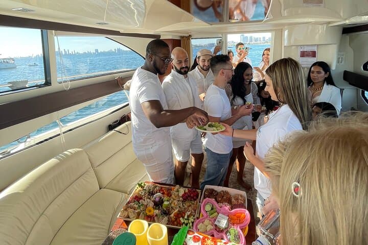 VIP Luxury Yacht Charter Toronto Harbour — Private 4-Hour Yacht & Island Stop photo 4