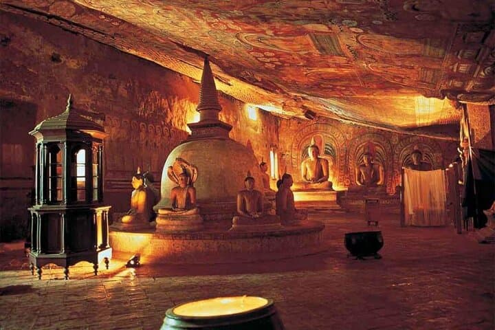 Day trip from Kandy: Private tour to Sigiriya, Dambulla & Ranweli spice garden