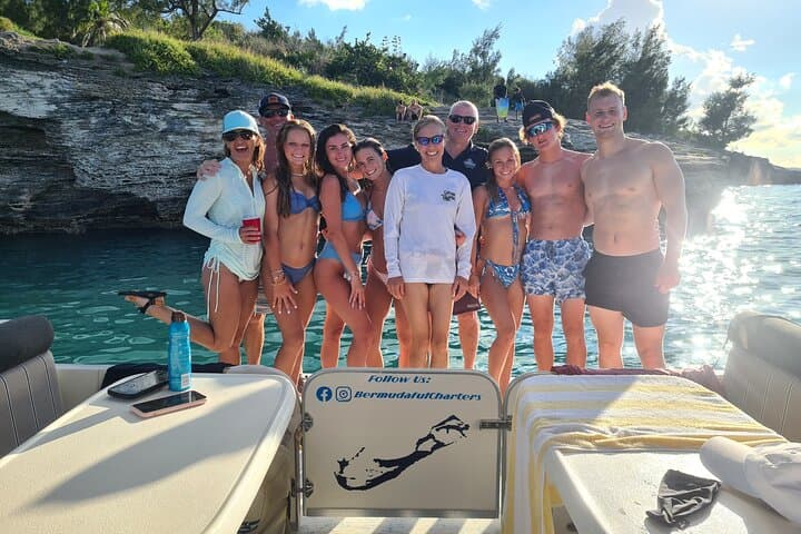 Bermuda Private Boat Charter: Snorkel, Cliff Jump & Wreck Dive from Dockyard