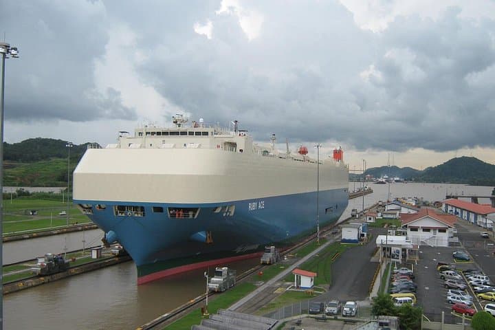Panama City Tour: Miraflores Locks, Casco Antiguo & Amador Causeway photo 4