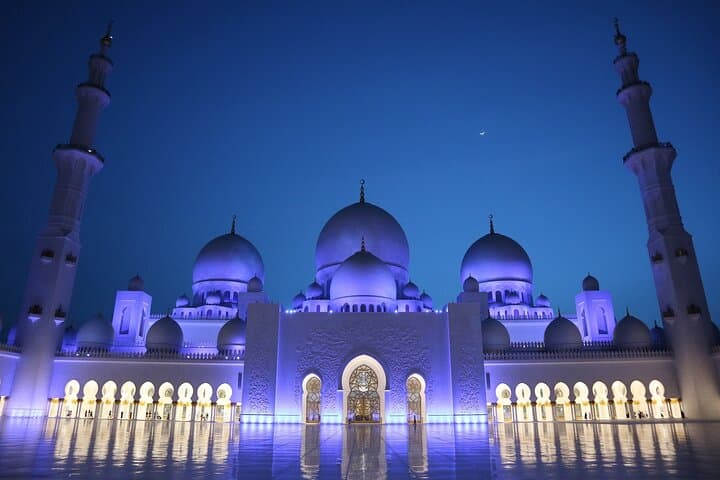 Abu Dhabi Day Trip from Dubai: Sheikh Zayed Mosque, Louvre & Corniche photo 5