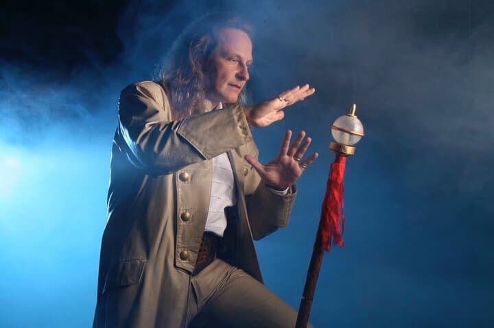 Masters of Magic Show in Las Vegas — Intimate Cabaret Illusions & Family Fun photo 3