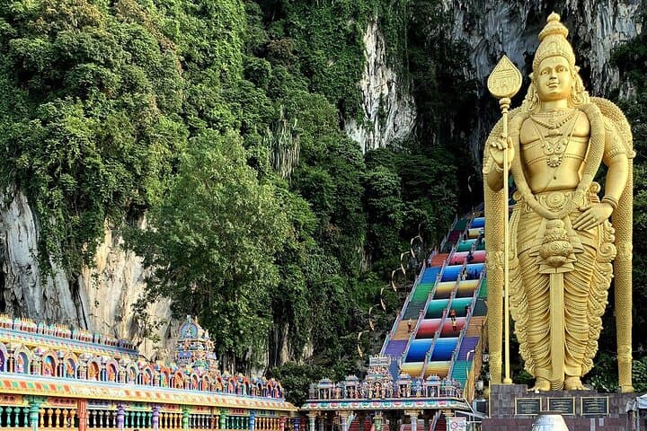 Putrajaya and Batu Caves Shore Excursion: Private Half-Day Tour from Kuala Lumpur