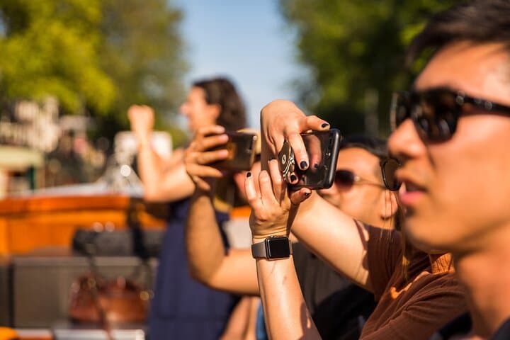 Amsterdam Canal Cruise: Classic Salonboat with Cheese and Wine