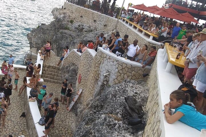 Experience the Vibrant Culture of Negril Beach and Rick's Cafe photo 3