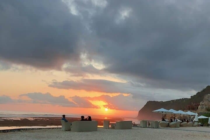Kuta Customized Private Tour: Beaches, Coffee & Uluwatu in 8–10 Hours