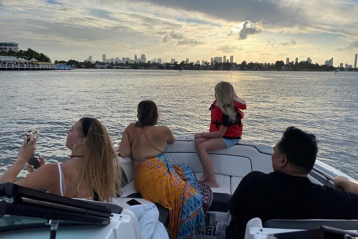 Private Miami Biscayne Bay Yacht Experience with Captain — Sandbar, Dolphins & Skyline photo 2