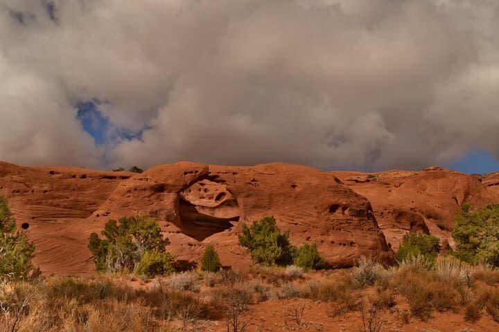 Mystery Valley 4x4 Tour: Monument Valley Off-Road Adventure & Ruins Hike photo 5
