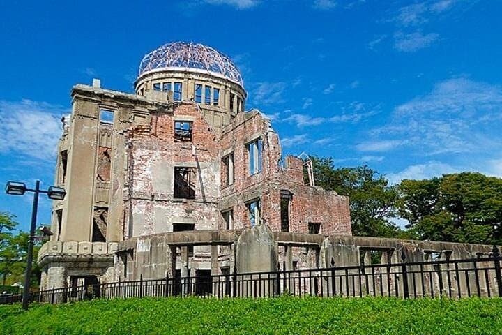One-Day Hiroshima and Miyajima Walking Tour: Peace Park to the Floating Torii
