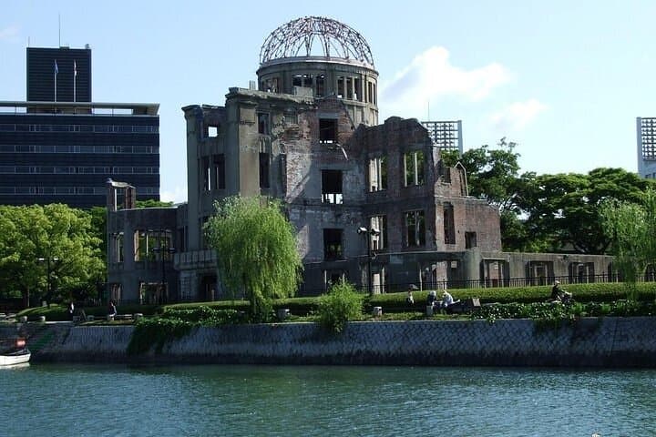 One-Day Hiroshima and Miyajima Walking Tour: Peace Park to the Floating Torii photo 5