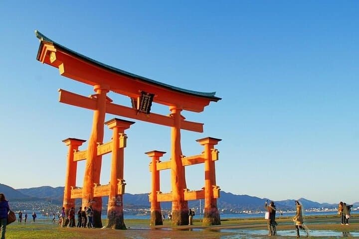One-Day Hiroshima and Miyajima Walking Tour: Peace Park to the Floating Torii photo 3