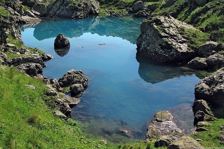 Tbilisi to Juta Full-Day Hike: Chaukhi Ridge, Ananuri & Mountain Views photo 4