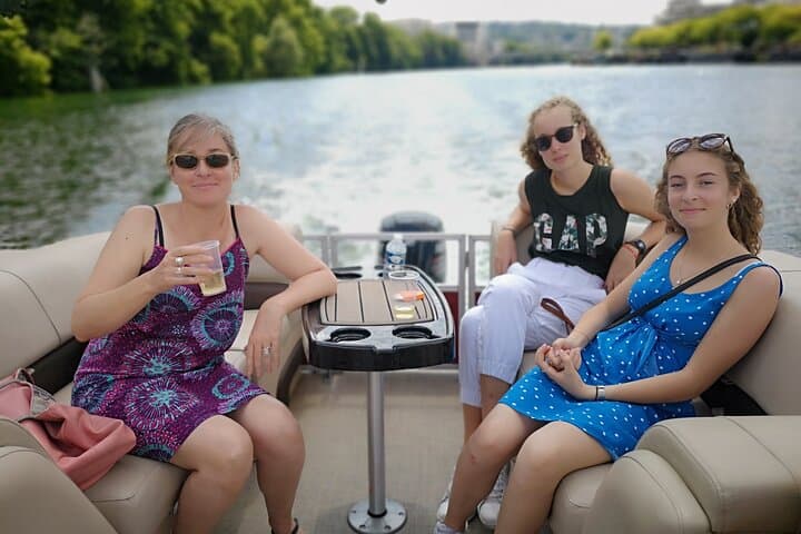 Private Seine River Cruise in Paris — 90-Minute Tour Past Louvre, Notre-Dame & Eiffel photo 4