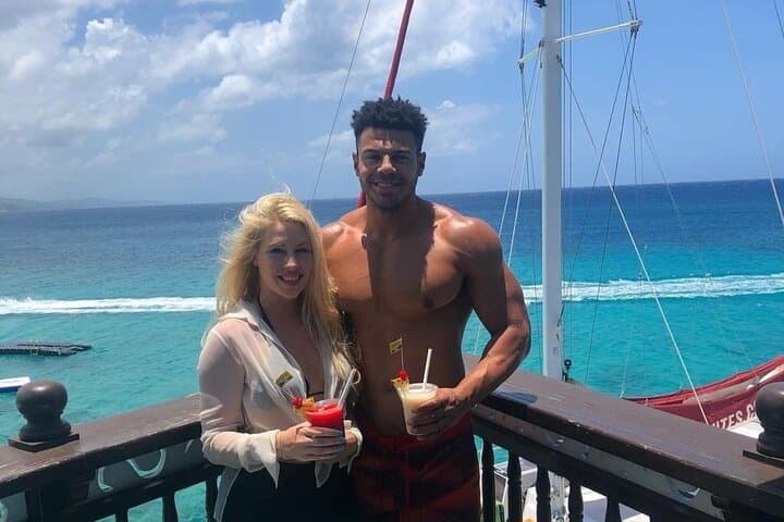 Margaritaville Montego Bay Hipstrip: Waterslides, Music & Local Shopping