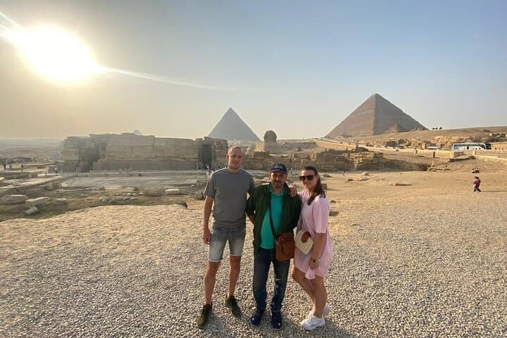 Hurghada to Cairo Private Day Trip — Giza Pyramids, Sphinx & Egyptian Museum