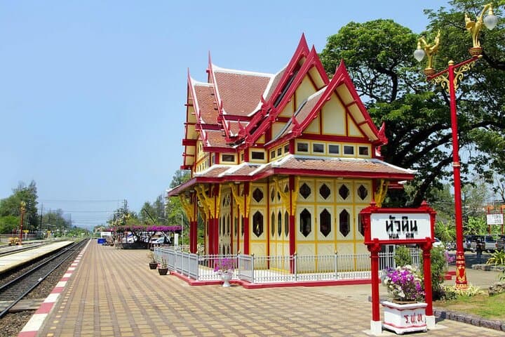 Private Guided Hua Hin City Tour: Khao Takiab, Chat Chai Market & Art's Sake 4D