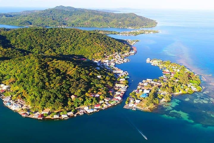 Private 5-Day Eastern Roatan Tour — Mangroves, Snorkeling & Garifuna Culture photo 1
