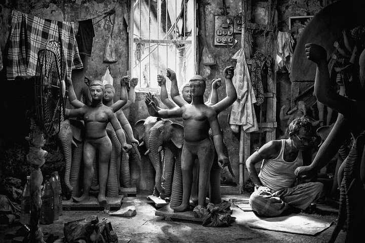 Kolkata Kumortuli Tour: Behind the Scenes of Durga Puja Idol-Making photo 3