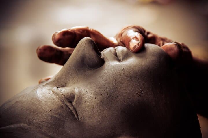Kolkata Kumortuli Tour: Behind the Scenes of Durga Puja Idol-Making photo 2